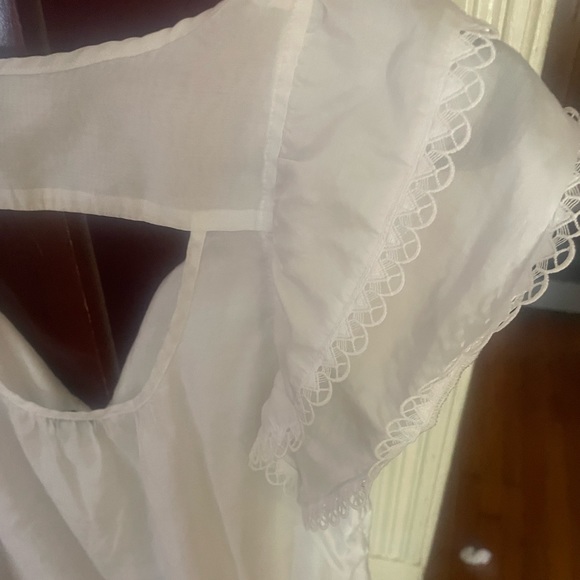 Size small flutter short sleeve white top - Picture 5 of 5